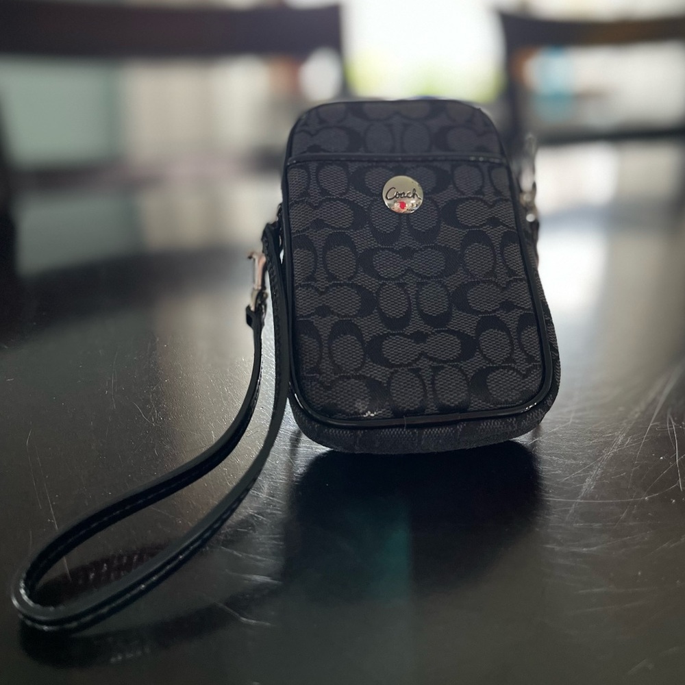 Black Coach card holder/cigarette holder/perfect for travel.